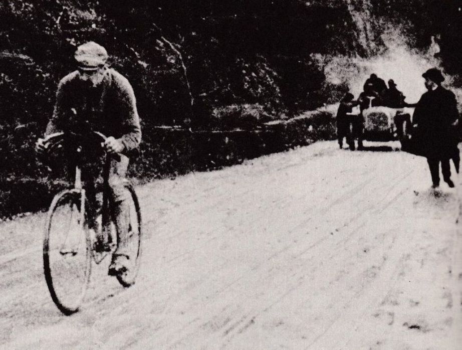 Allegato 2 (Vita N° 10, Giro Gavinelli - FIGURA 2) Luigi Ganna, vincitore del primo Giro d'Italia nel 1909