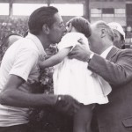 Allegato 1 (Vita N° 10,  Giro Loik – FIGURA 1) La  Premiazione al Velodromo nel 1949 (Foto Bertazzini)