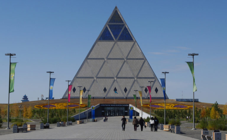 Pirámide de la Paz en Astana